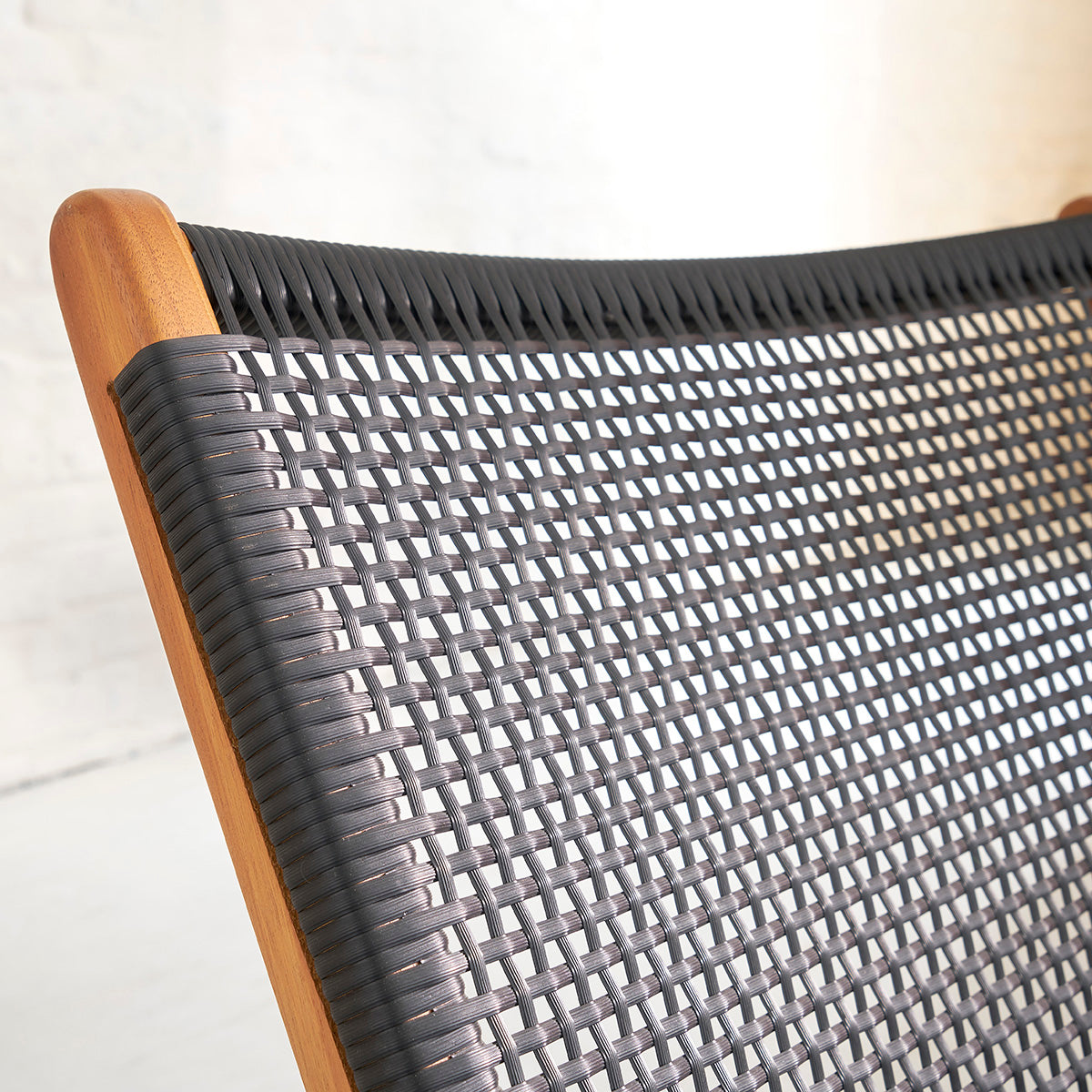 1071-fauteuil_en_teck_massif_et_tissage-05.jpg