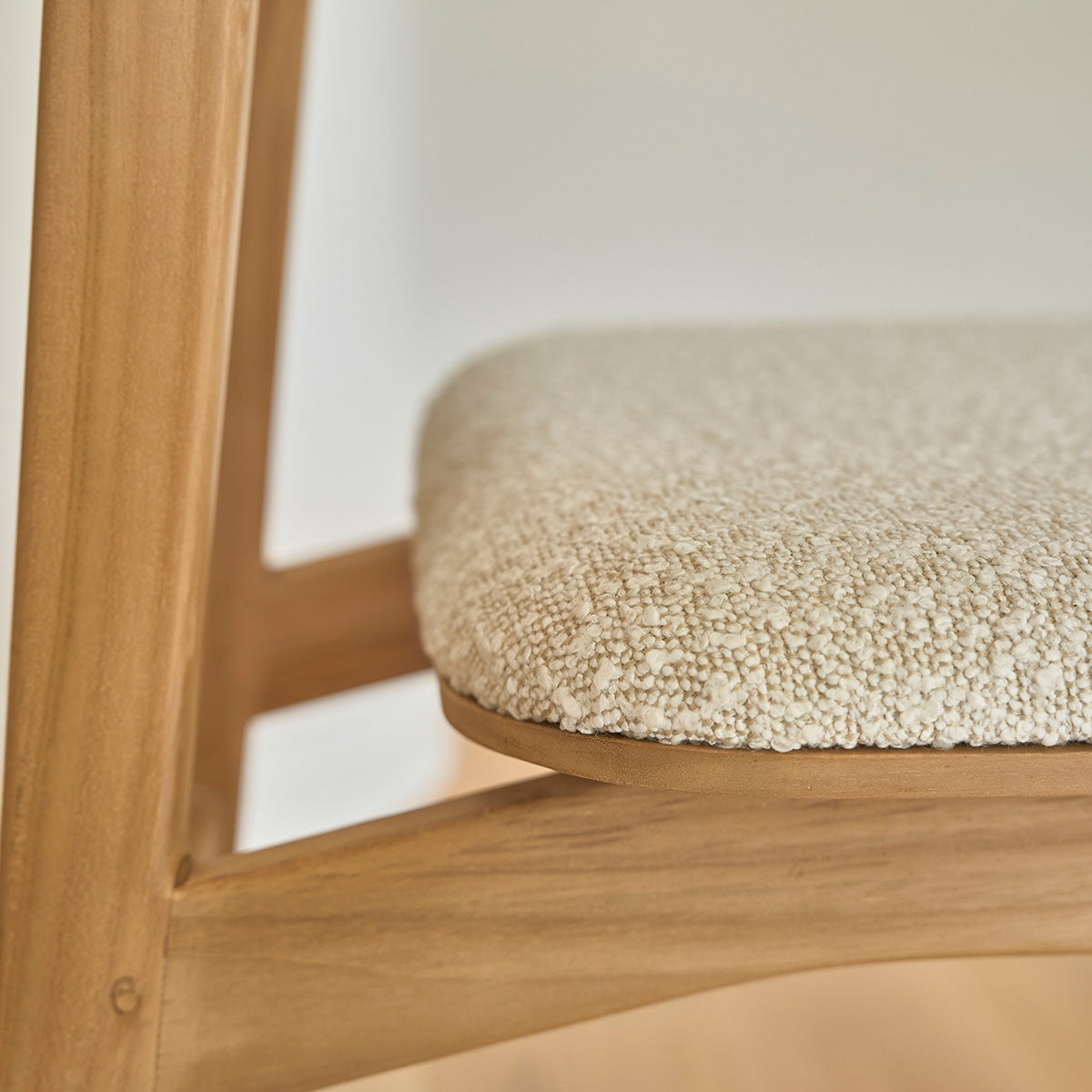 1821-chaise_en_teck_massif_assise_bouclette-06.jpg