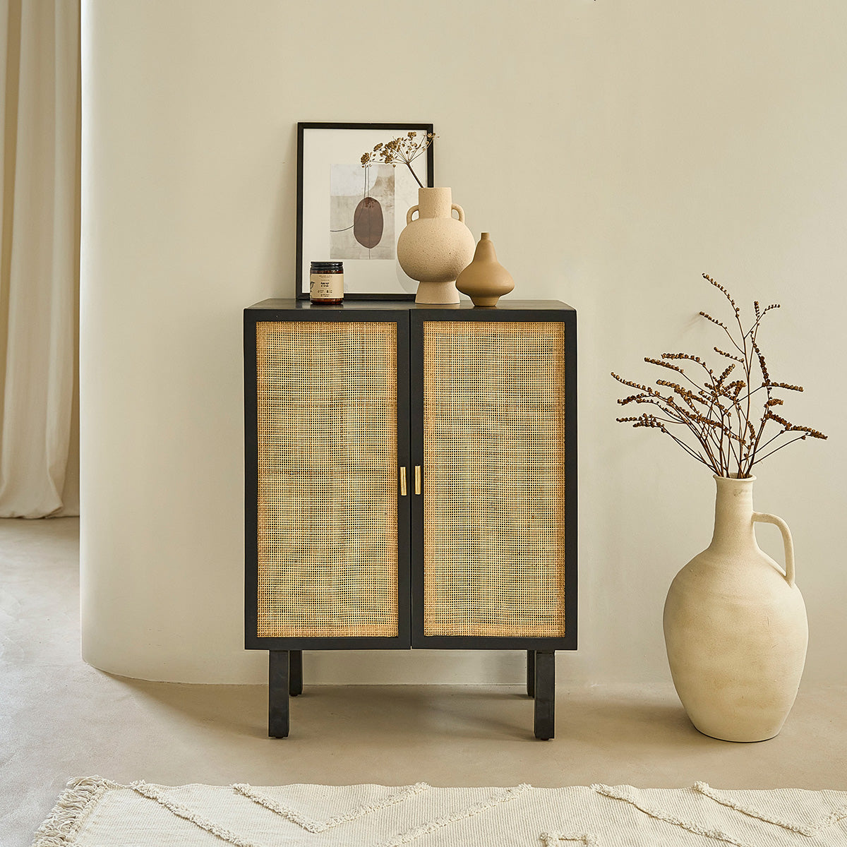 640-buffet_en_manguier_massif_noir_et_cannage_68_cm-01.jpg