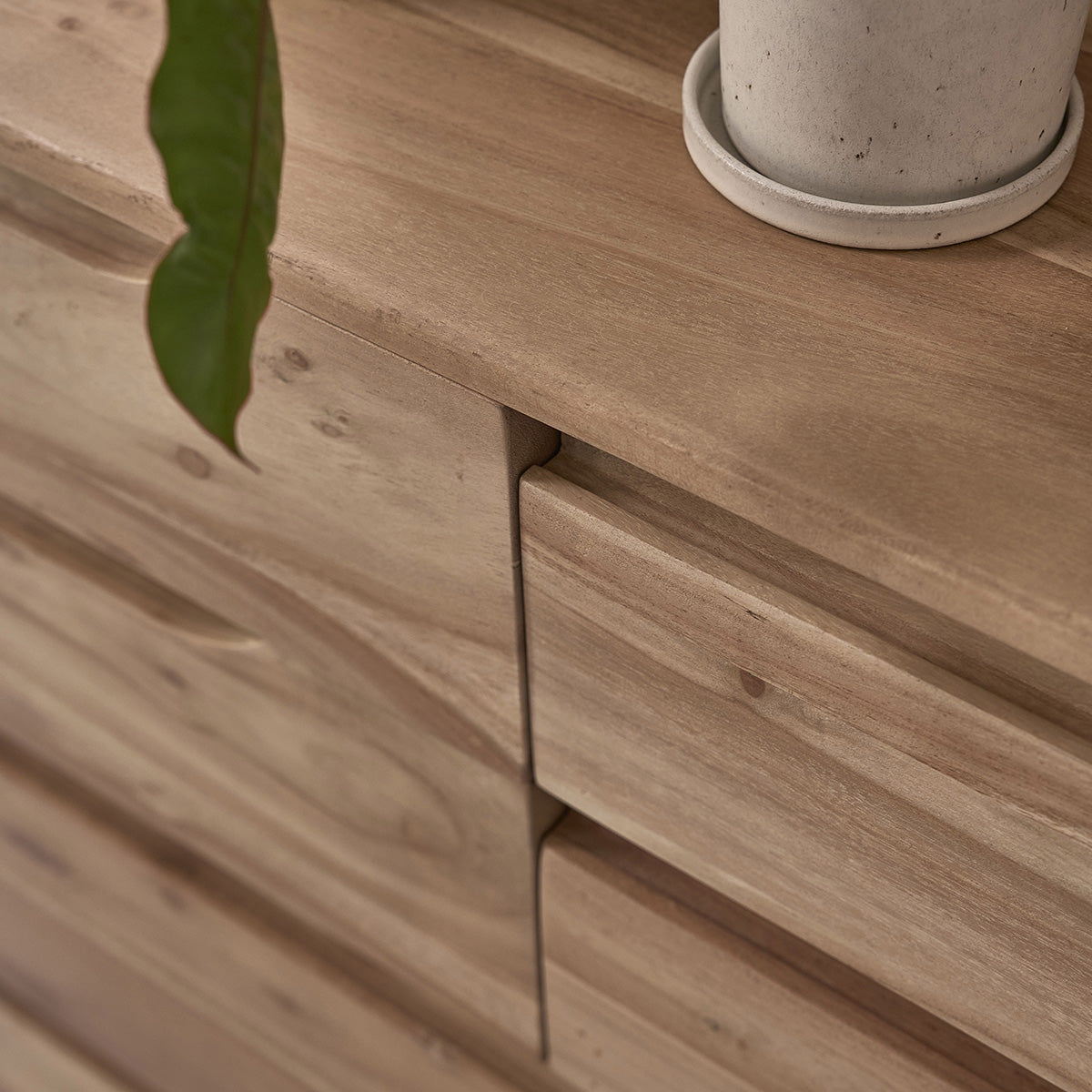 COM0012-commode_en_acacia_massif_80_cm-05.jpg