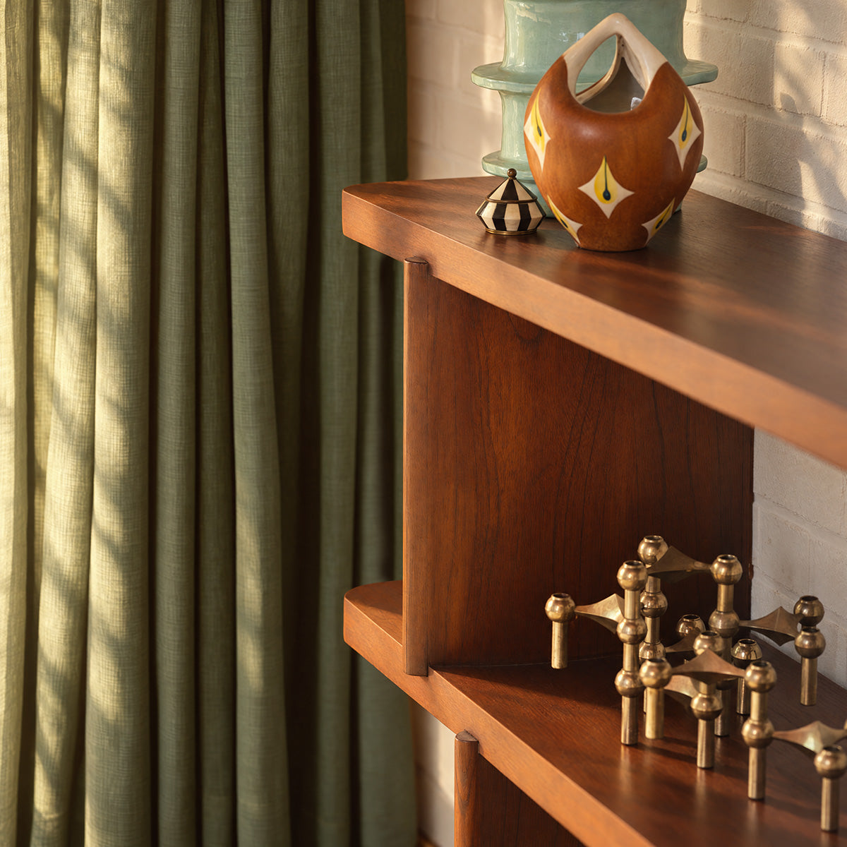 CON0006-etagere_basse_en_mindi_marron_160_cm-05.jpg