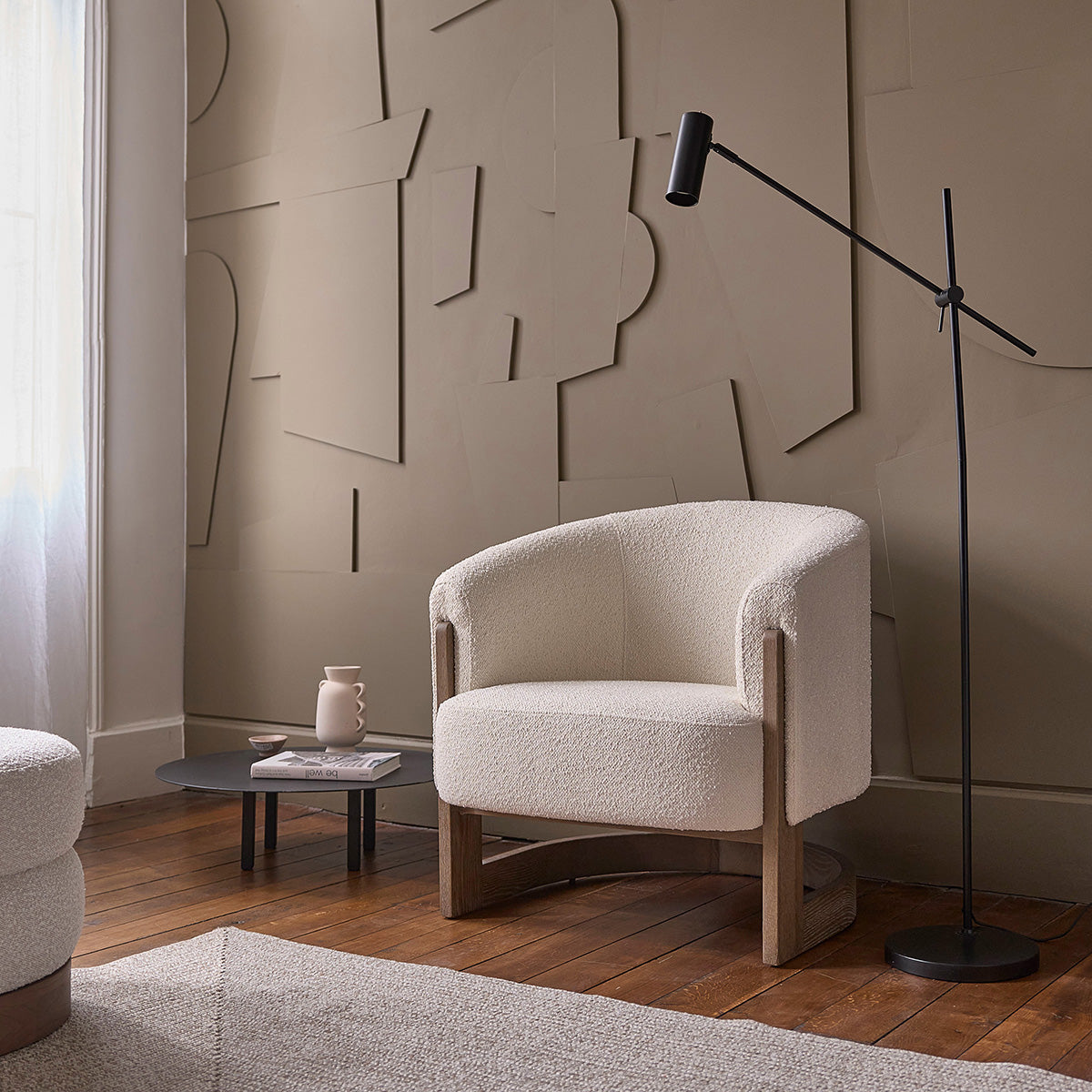 FAU0003-fauteuil_en_chene_massif_et_tissu_bouclette_ecrue-01.jpg