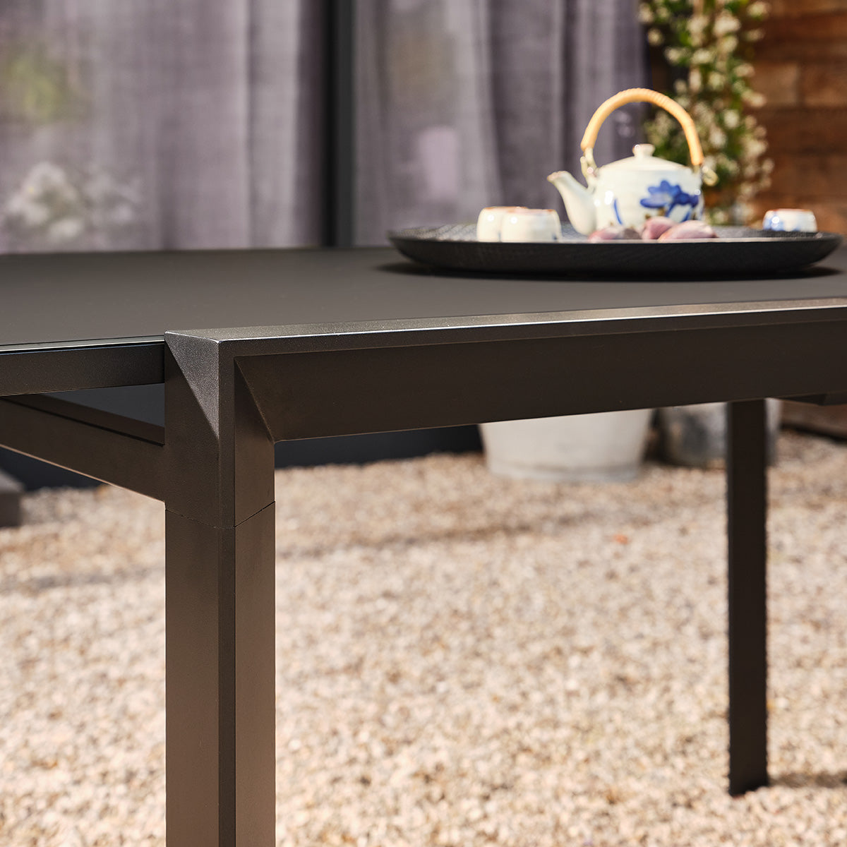 TDJ0011-table_de_jardin_en_aluminium_et_verre_extensible_noir_6_10_pers-05.jpg