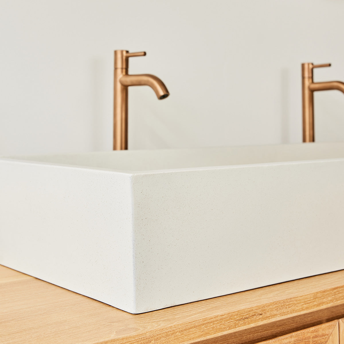 OLIA - Vasque en béton beige 100 x 37 cm