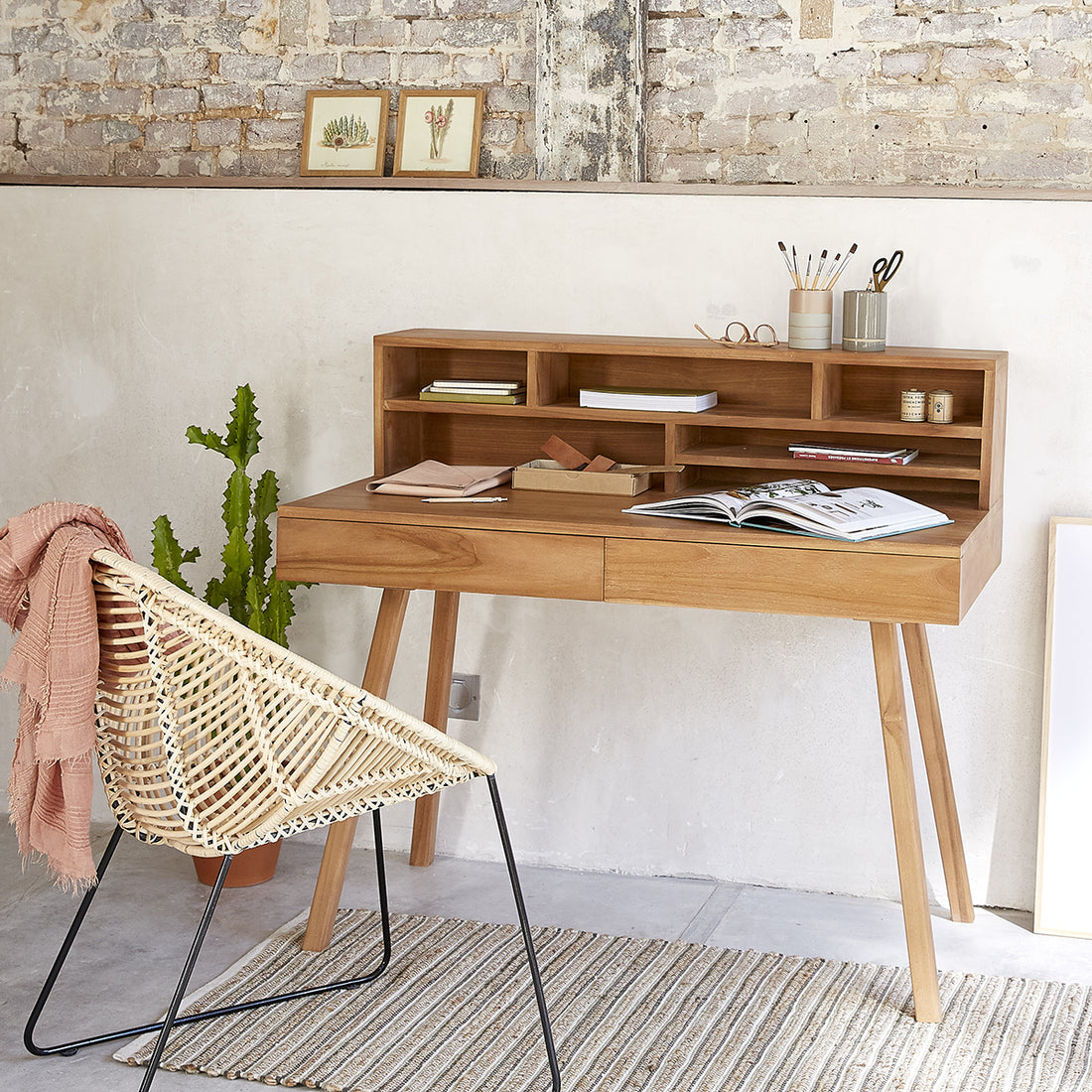 ISAURE - Bureau en teck massif 110 cm