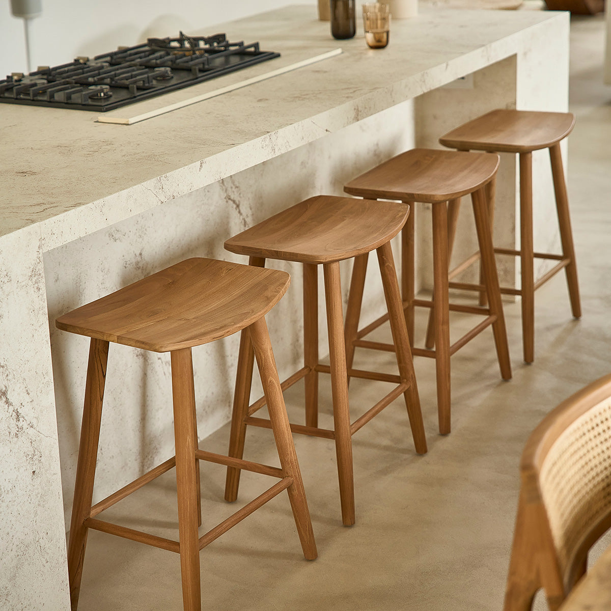 1813-tabouret_de_bar_en_teck_massif_65_cm-10.jpg