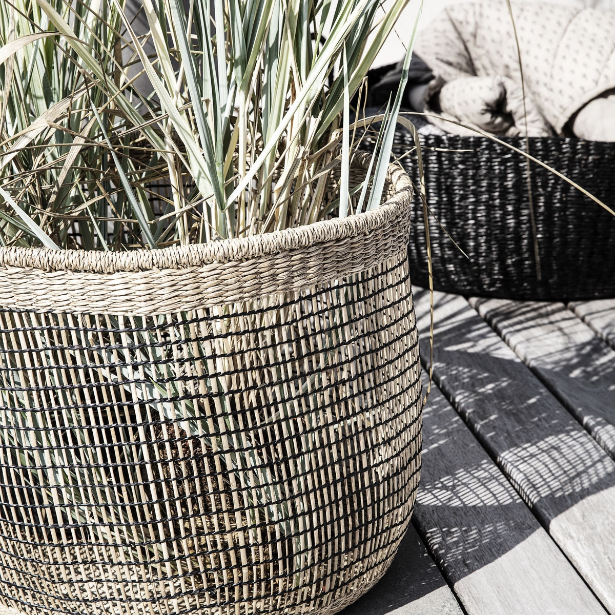 Lot de 3 paniers naturels et noirs