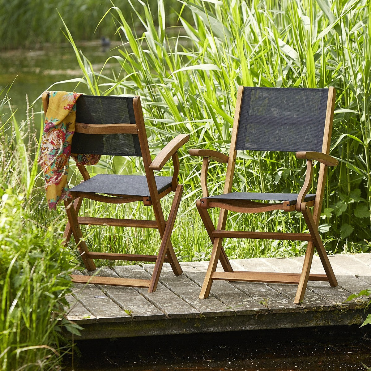HANOÏ - Fauteuil en acacia massif et textilène noir (lot de 2)