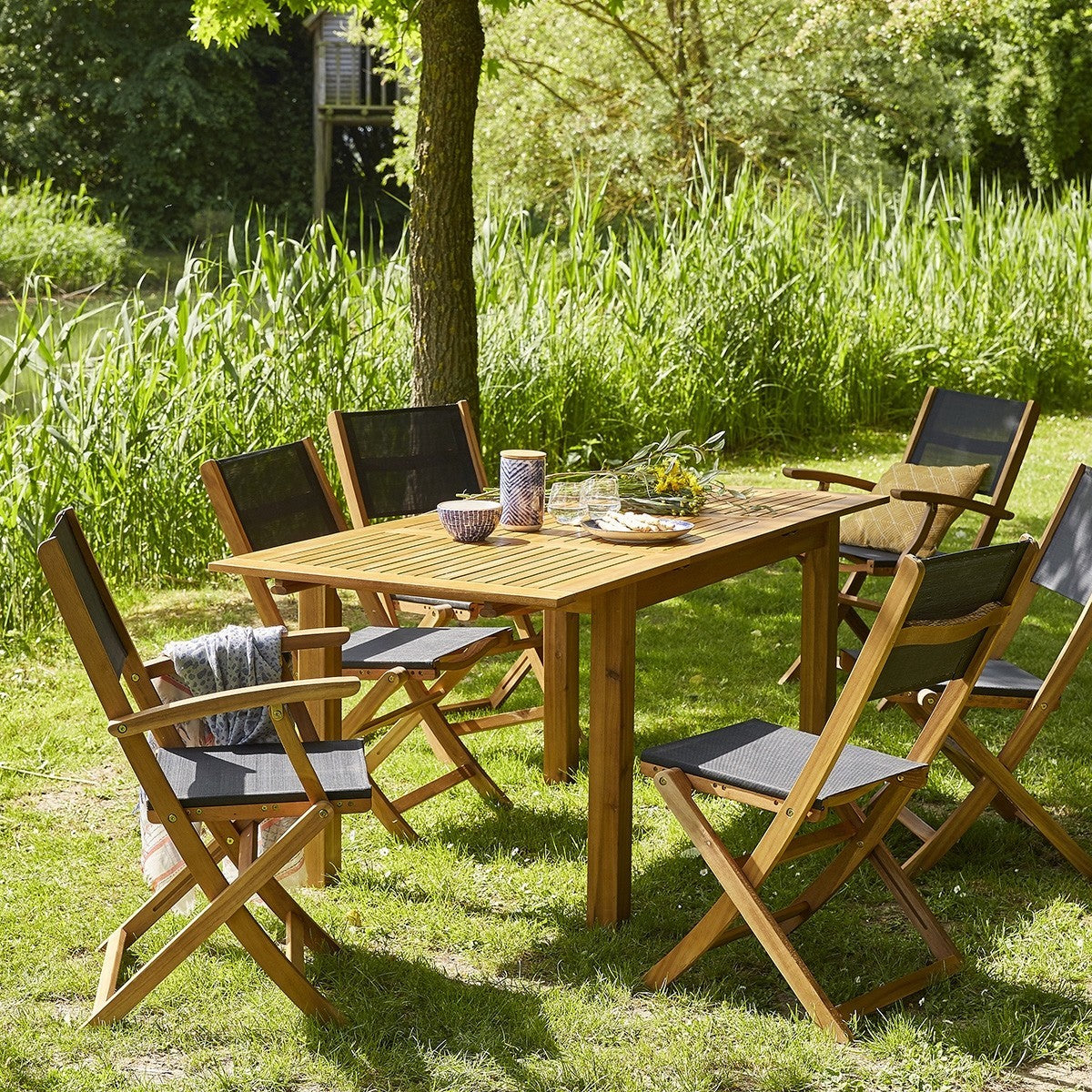 HANOÏ - Fauteuil en acacia massif et textilène noir (lot de 2)