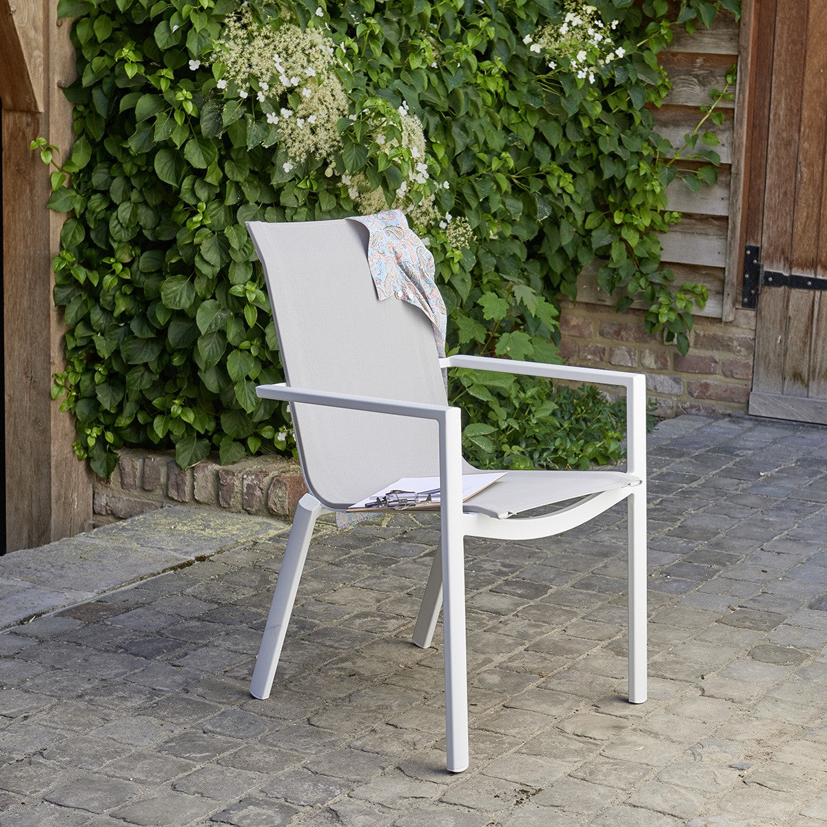 TULUM - Fauteuil de jardin en aluminium blanc et textilène gris