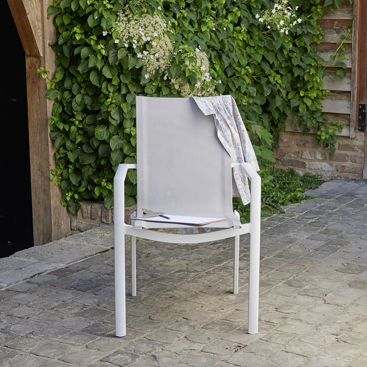 TULUM - Fauteuil de jardin en aluminium blanc et textilène gris