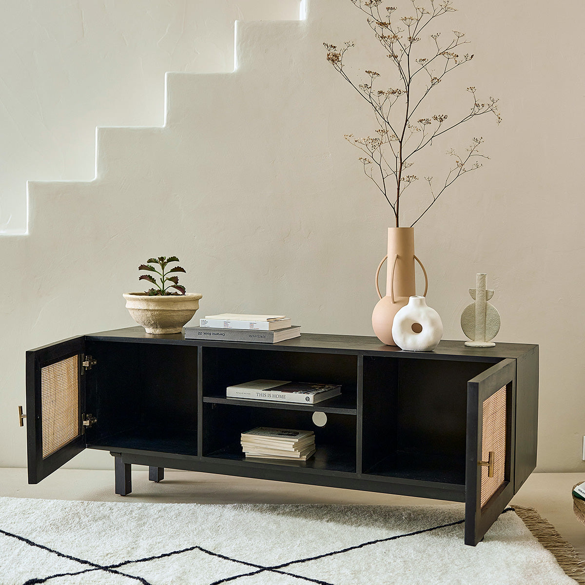 BLAISE - Meuble TV en manguier massif noir et cannage 140 cm