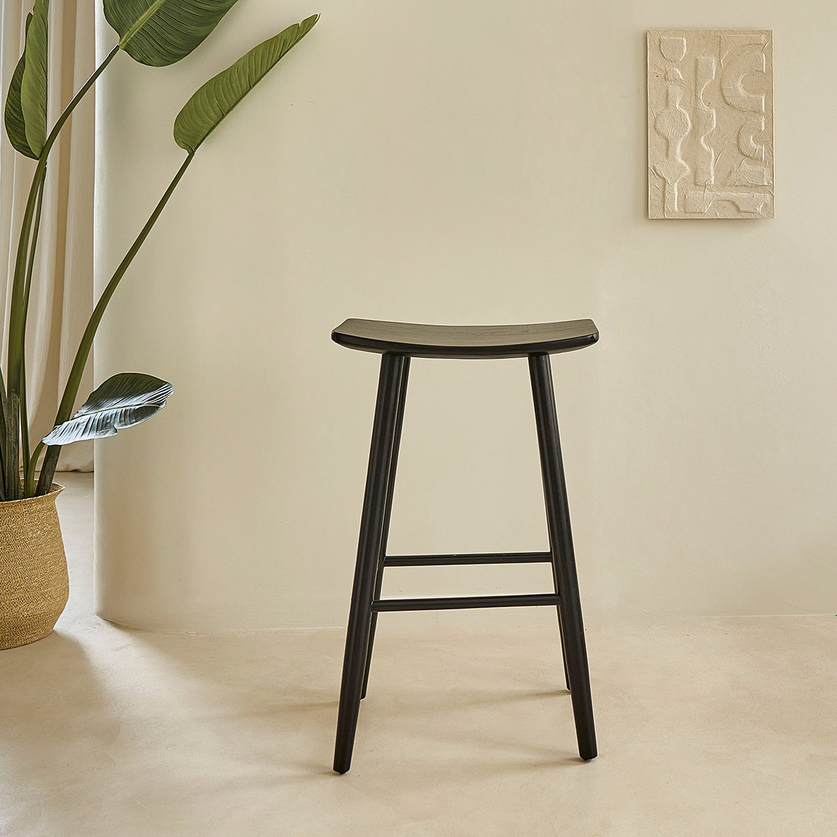 1816B-lot_de_2_tabourets_de_bar_en_teck_massif_noir_75_cm-04.jpg