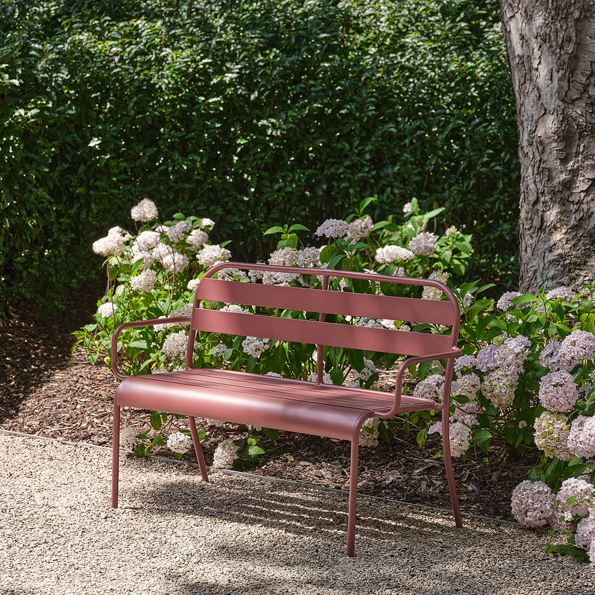 BDJ0010-banc_en_aluminium_framboise_118_cm-01.jpg