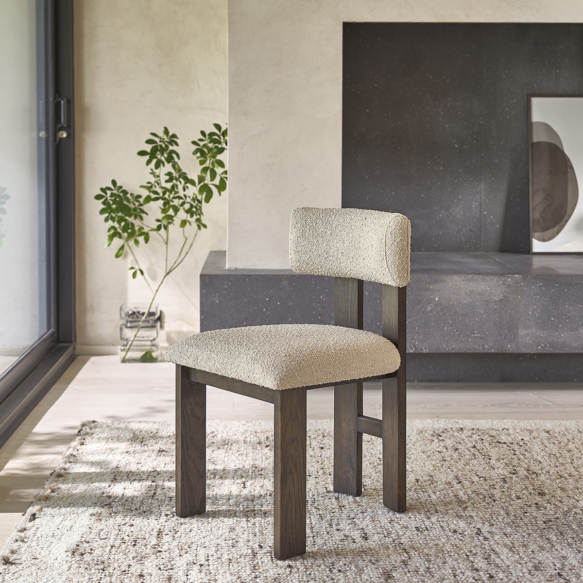 NOÉ - Lot de 2 chaises en chêne massif marron et tissu bouclette beige