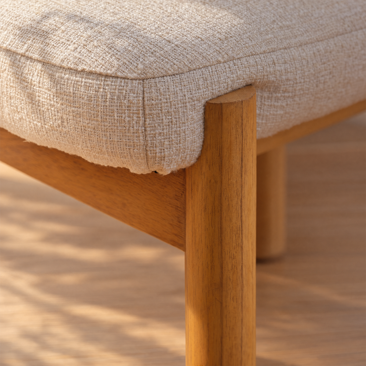 NEO - Chaise en mindi massif naturel et tissu texturé écru