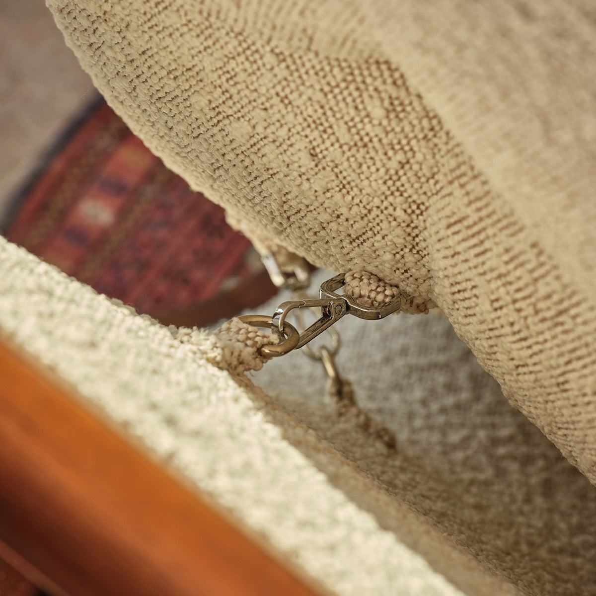 LUCIEN - Fauteuil en mindi massif et tissu bouclette taupe chiné