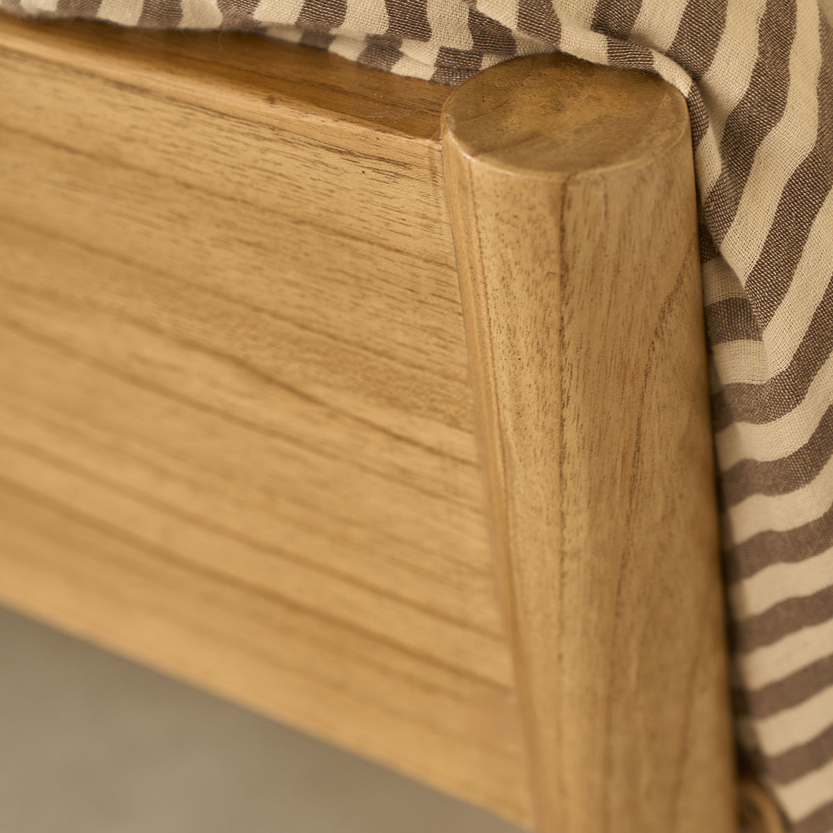 MAIA - Lit en bois de mindi 160 cm avec sommier