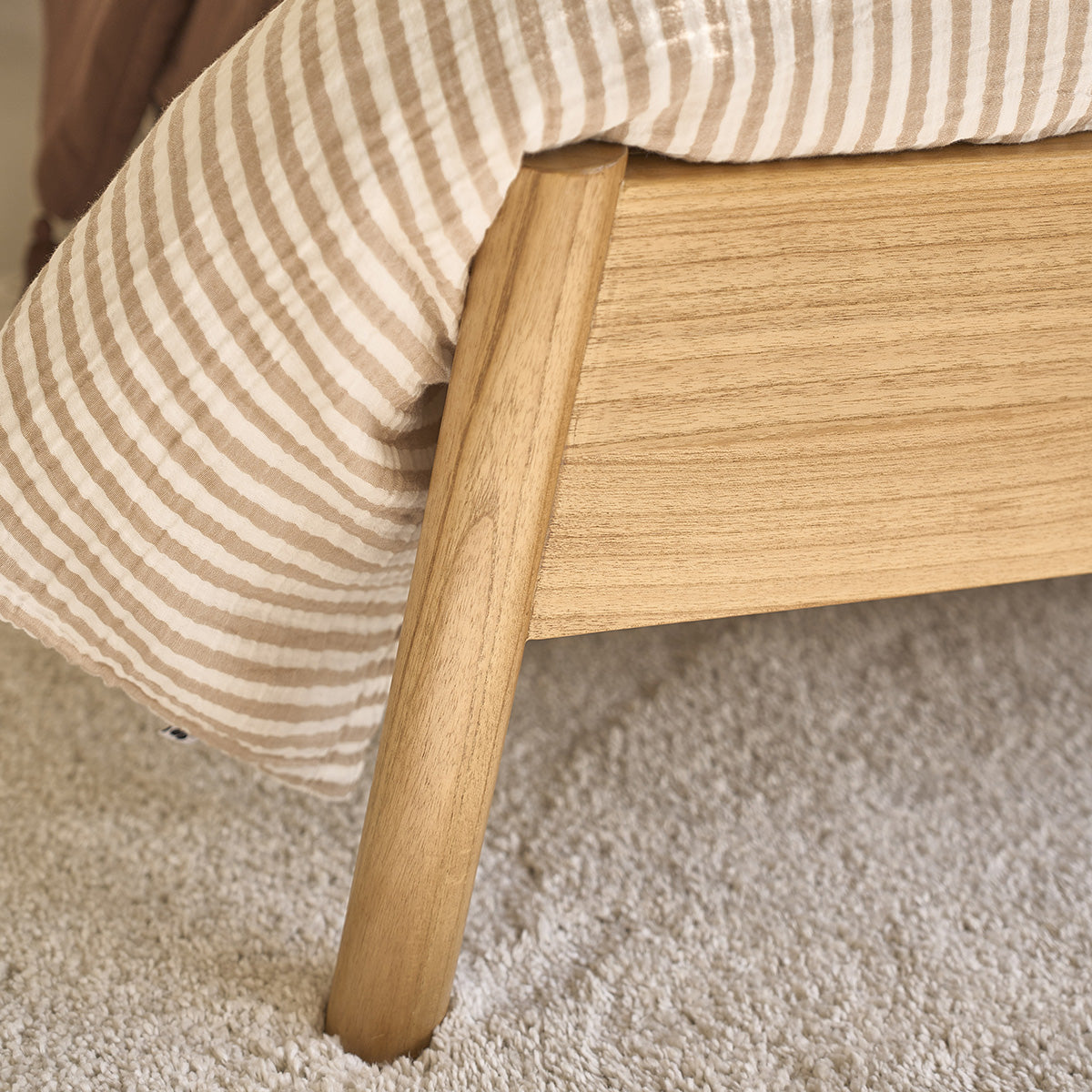 MAIA - Lit en bois de mindi 180 cm avec sommier