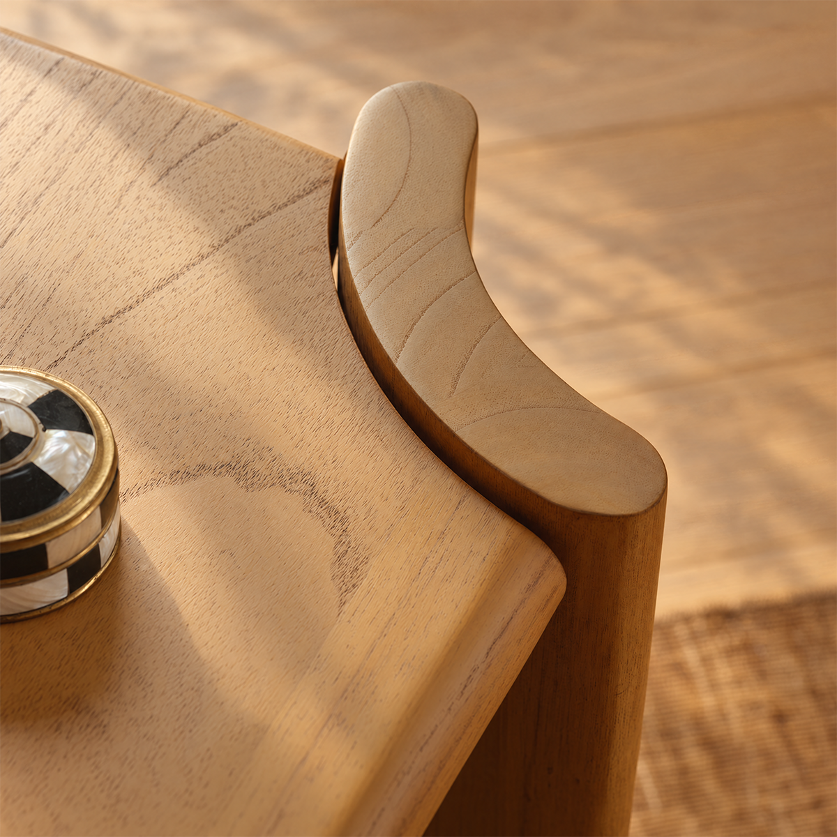 ALVAR - Table d'appoint en mindi naturel