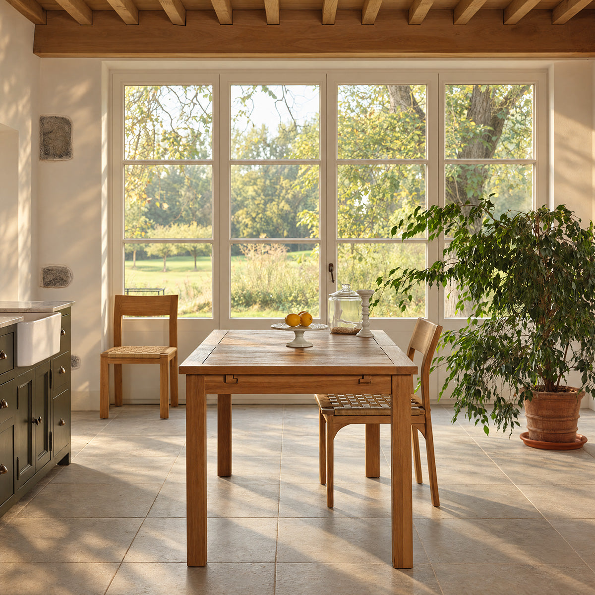 UZES - Table en teck massif extensible 8 pers.