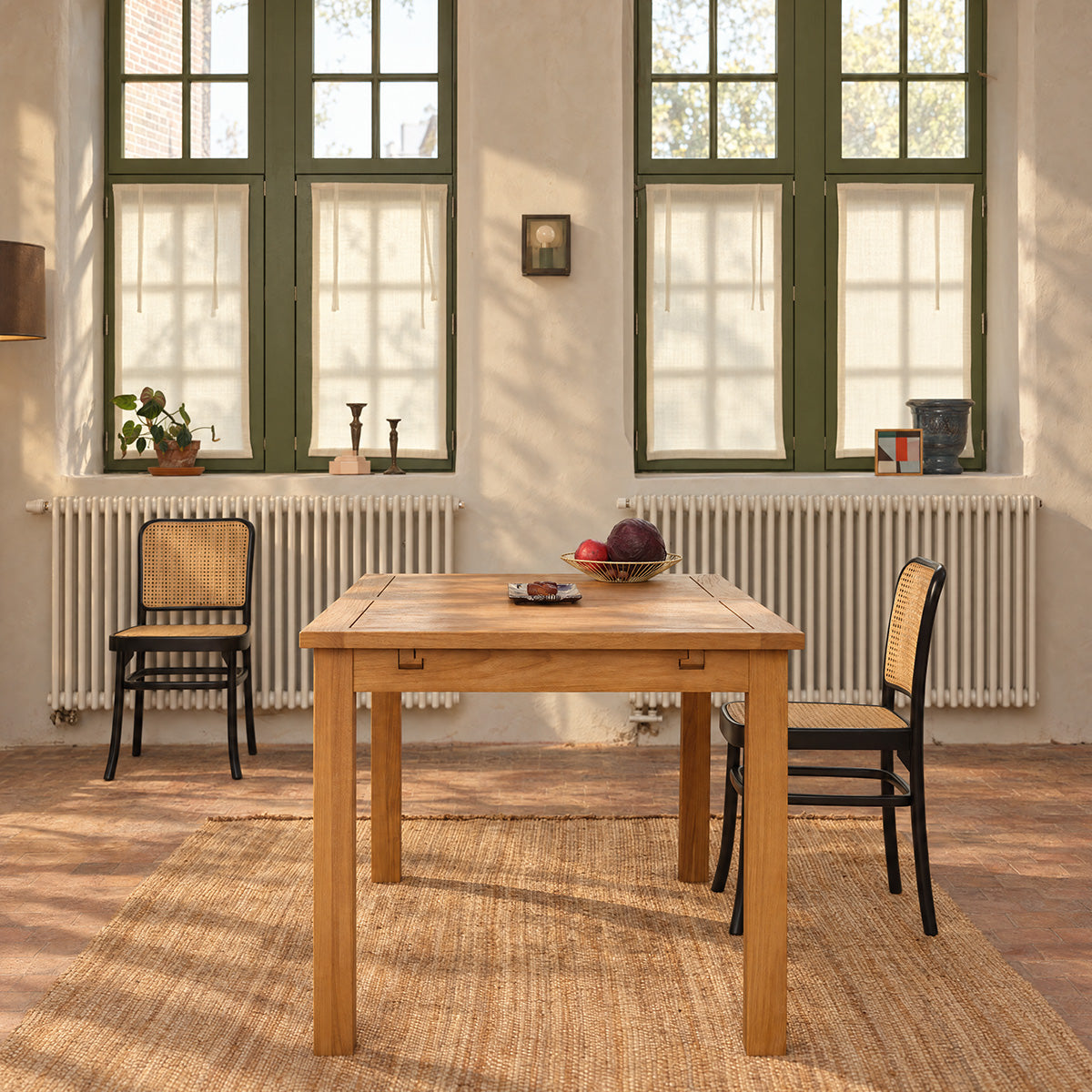UZES - Table en teck massif extensible 8 pers.