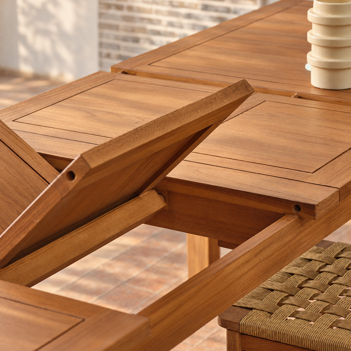 UZES - Table en teck massif extensible 10 pers.