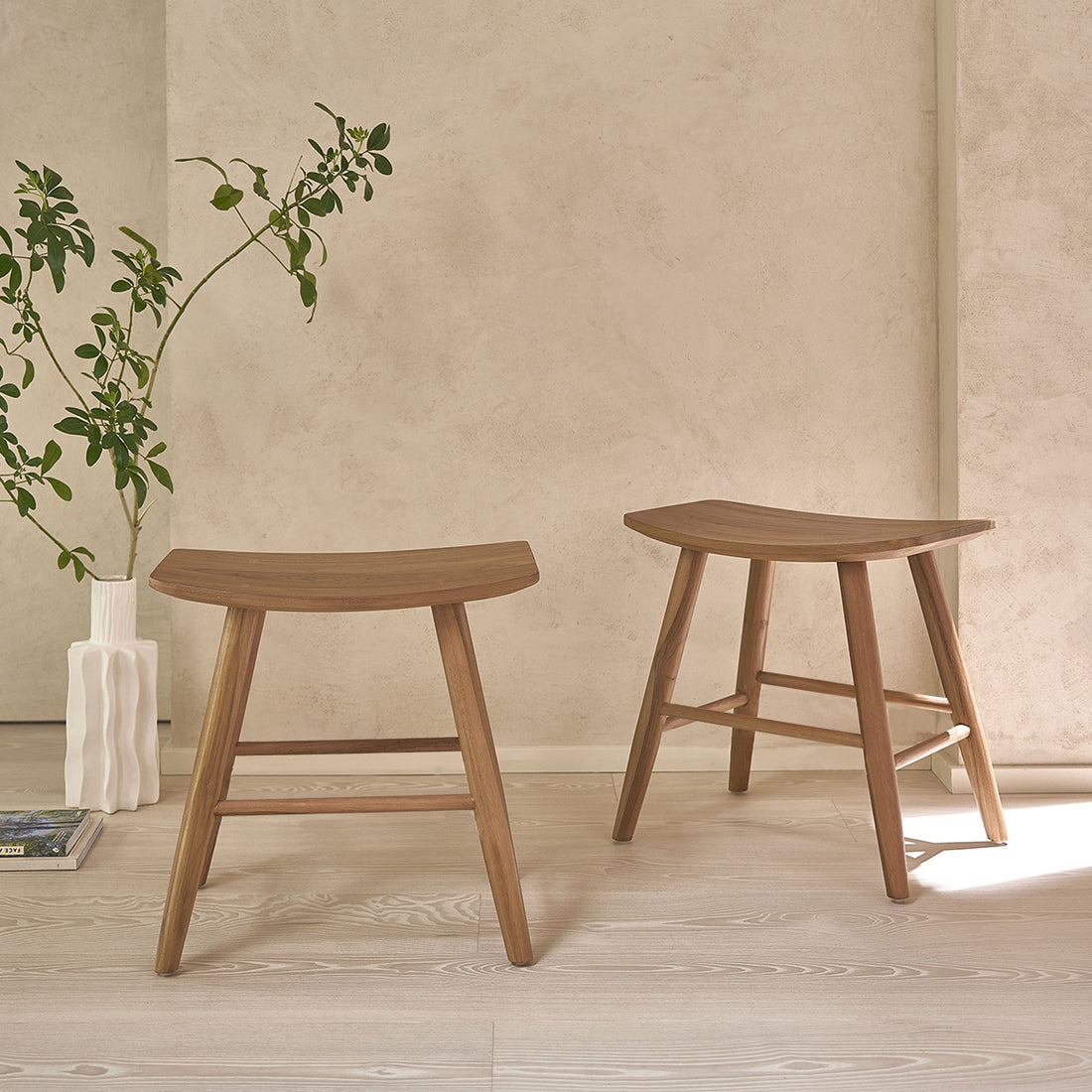 AMBRE - Lot de 2 tabourets de bar en teck massif 45 cm
