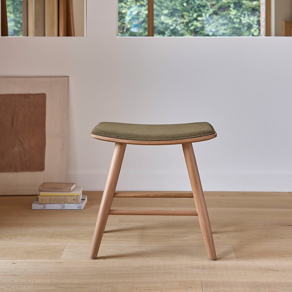 TCB0013-tabouret_de_bar_en_bois_de_teck_assise_velours_cotele_45_cm-04.jpg