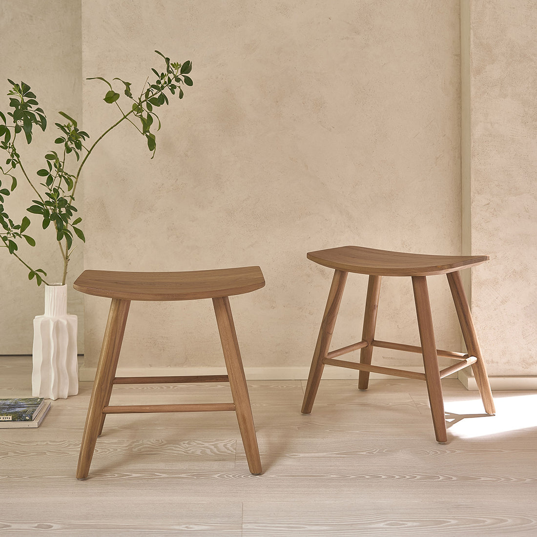 AMBRE - Lot de 2 tabourets de bar en teck massif 45 cm